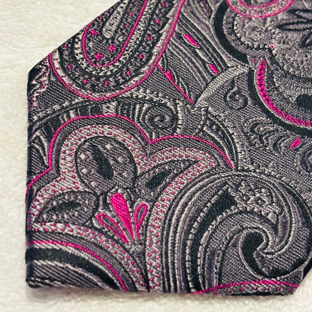 Brand New Stylish Tie By Paul Malone Palm Beach Brand New Stylish Tie By Paul Malone Palm Beach